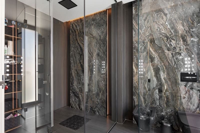 6 soverom Villa til salgs i El Paraiso med svømmebasseng garasje - € 6 200 000 (Ref: 8383078)