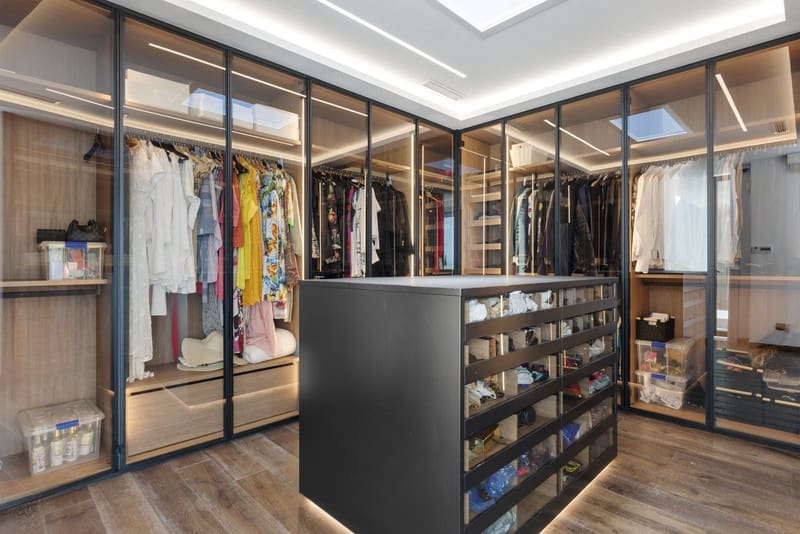 6 soverom Villa til salgs i El Paraiso med svømmebasseng garasje - € 6 200 000 (Ref: 8383078)