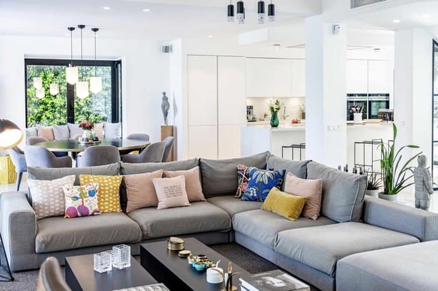 4 soveværelse Villa til salg i Nueva Andalucia, Marbella med swimmingpool garage - € 4.495.000 (Ref: 8396606)