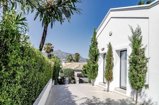 4 soveværelse Villa til salg i Nueva Andalucia, Marbella med swimmingpool garage - € 4.495.000 (Ref: 8396606)