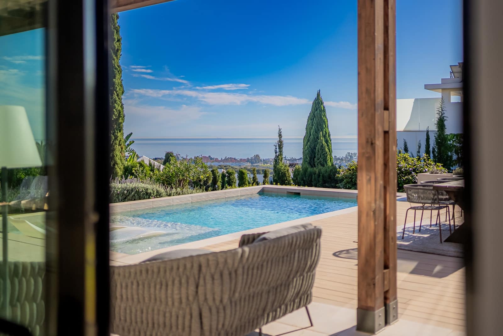 4 bedroom Villa for sale in Benahavis with pool garage - € 2,325,000 (Ref: 8403673)