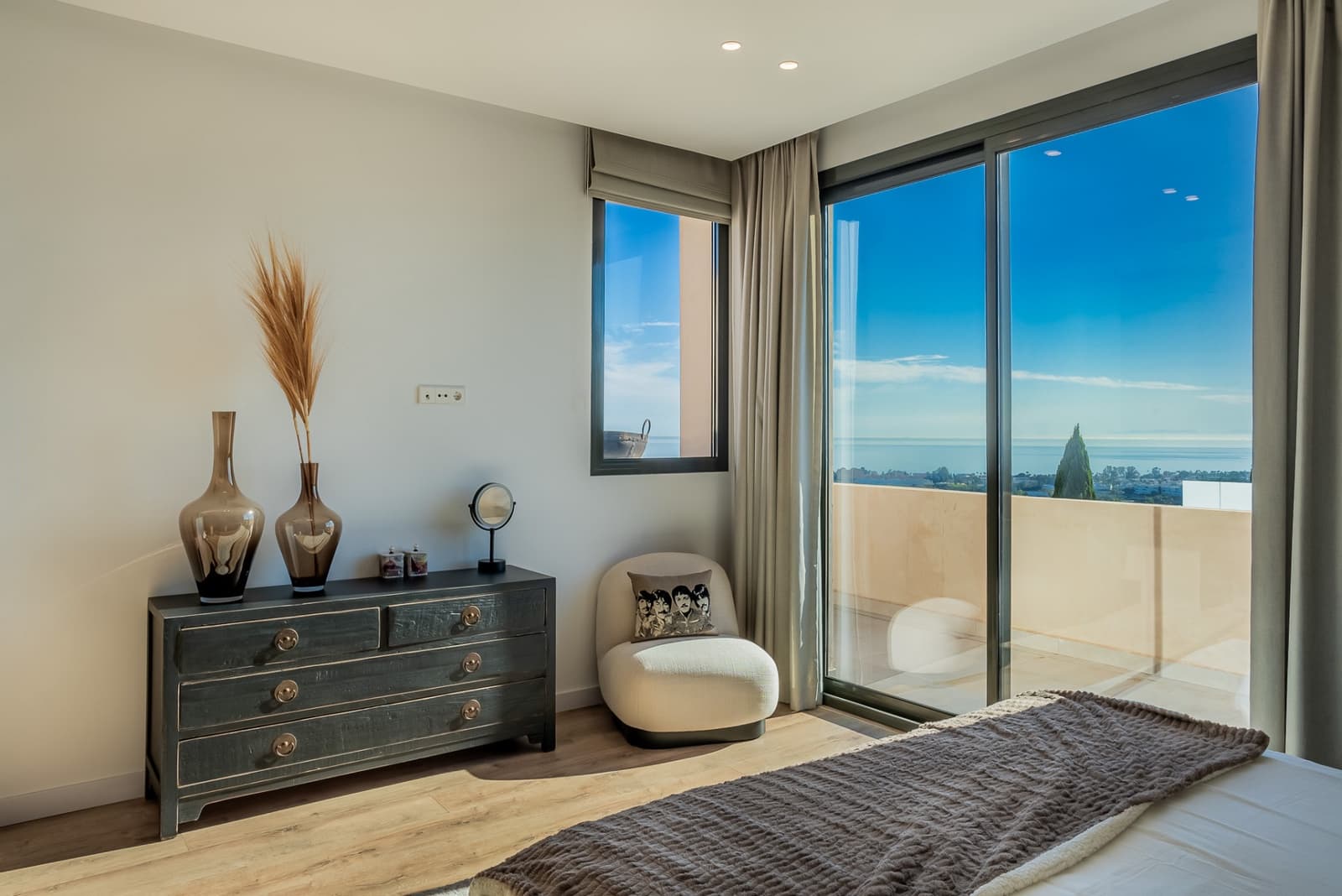 4 bedroom Villa for sale in Benahavis with pool garage - € 2,325,000 (Ref: 8403673)