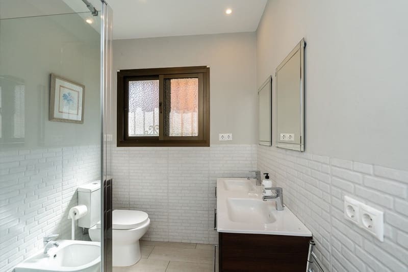 3 bedroom Villa for sale in Marbella with pool garage - € 1,680,000 (Ref: 8407129)