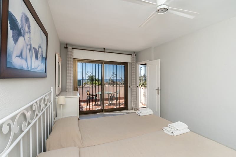 3 bedroom Villa for sale in Marbella with pool garage - € 1,680,000 (Ref: 8407129)