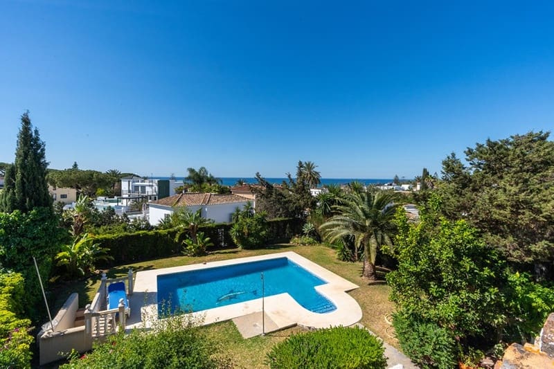 3 bedroom Villa for sale in Marbella with pool garage - € 1,680,000 (Ref: 8407129)