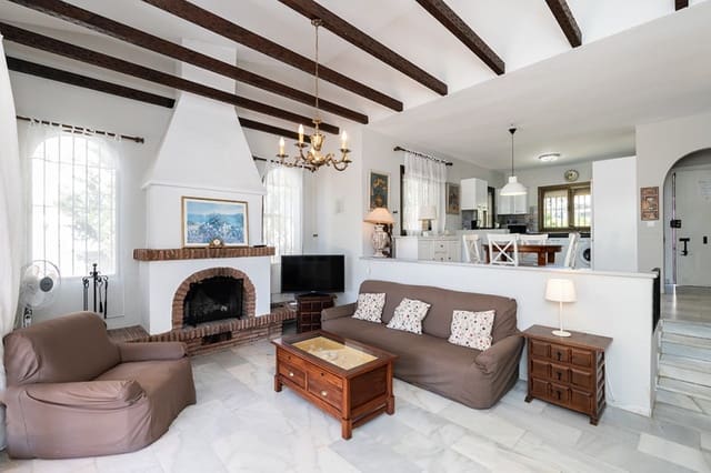 3 sypialnia Willa na sprzedaż w Marbella z basenem garażem - 1 680 000 € (Ref: 8407129)