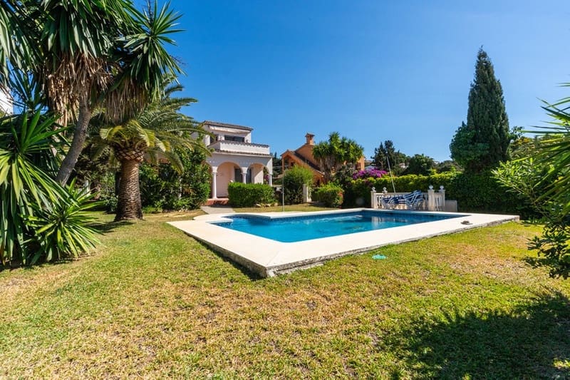 3 bedroom Villa for sale in Marbella with pool garage - € 1,680,000 (Ref: 8407129)