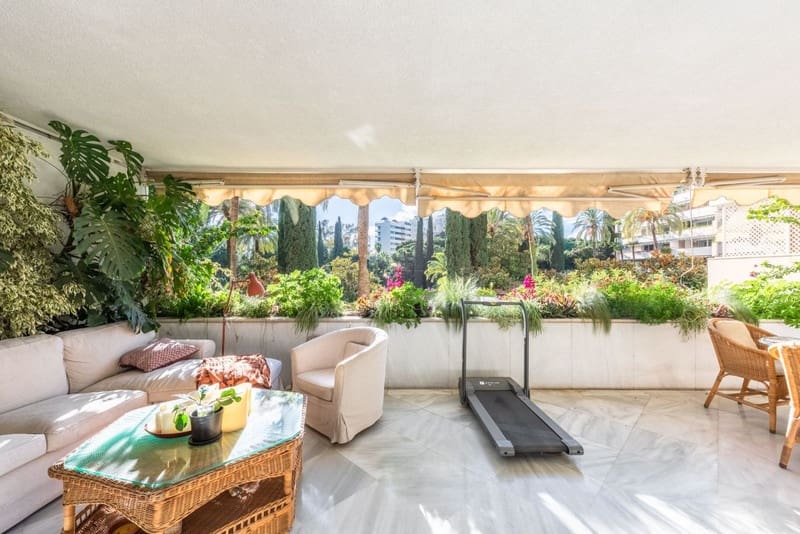 3 bedroom Apartment for sale in Marbella with pool garage - € 2,040,000 (Ref: 8411645)