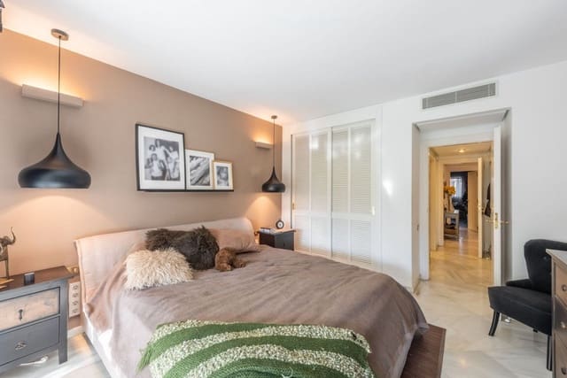 3 quarto Apartamento para venda em Marbella com piscina garagem - 2 040 000 € (Ref: 8411645)