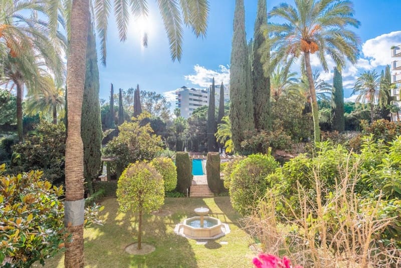 Apartamento de 3 habitaciones en Marbella en venta con piscina garaje - 2.040.000 € (Ref: 8411645)