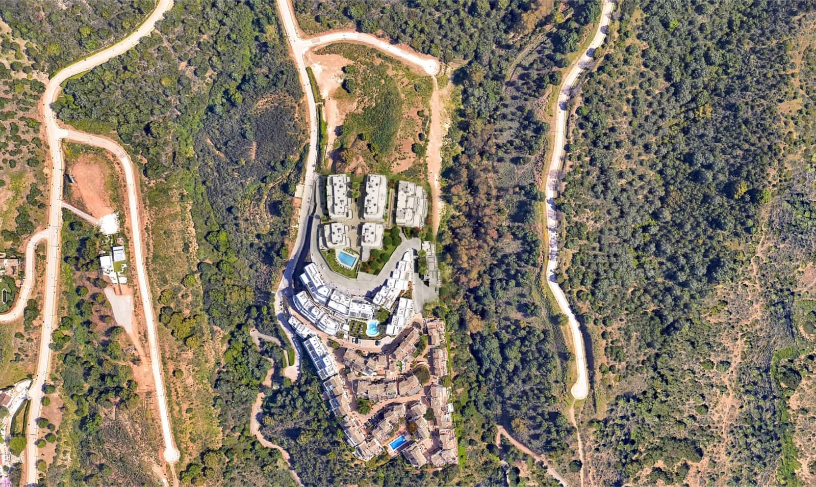 3 sypialnia Penthouse na sprzedaż w Marbella z basenem garażem - 990 000 € (Ref: 8423278)