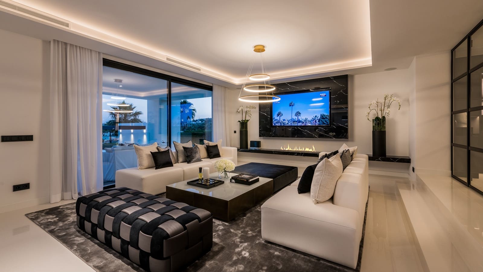 6 bedroom Villa for sale in Marbella with pool garage - € 5,995,000 (Ref: 8424248)