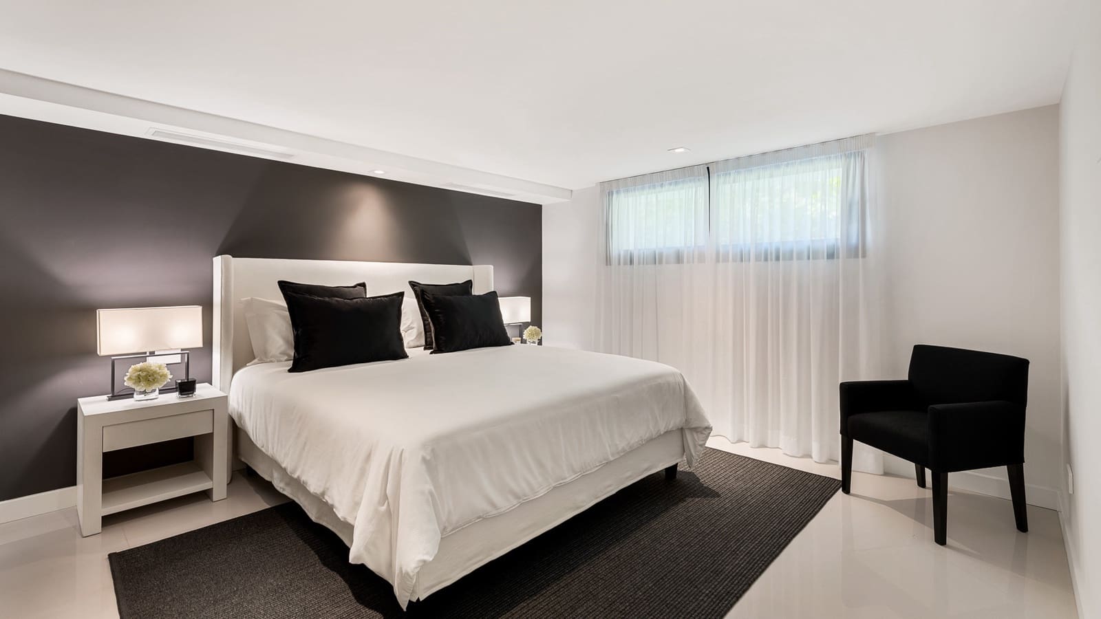 6 bedroom Villa for sale in Marbella with pool garage - € 5,995,000 (Ref: 8424248)