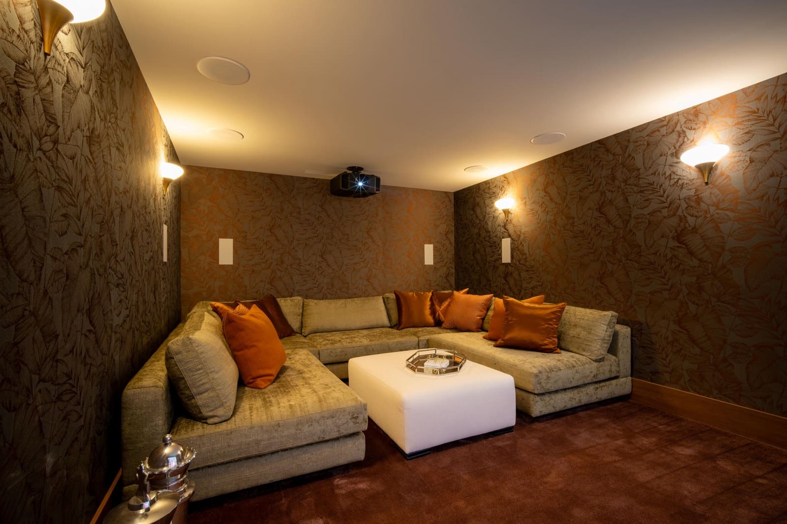 8 bedroom Villa for sale in Benahavis with pool garage - € 10,900,000 (Ref: 8426468)