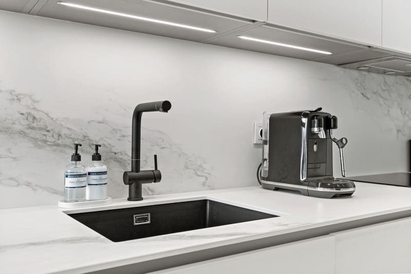 2 bedroom Apartment for sale in Marbella with pool garage - € 720,000 (Ref: 8430624)