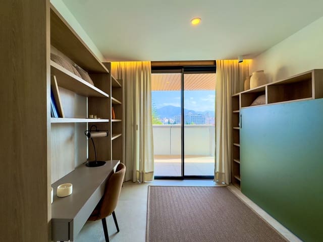 2 makuuhuone Huoneisto myytävänä paikassa Fuengirola mukana uima-altaan 
autotalli - 742 500 € (Ref: 8445904)