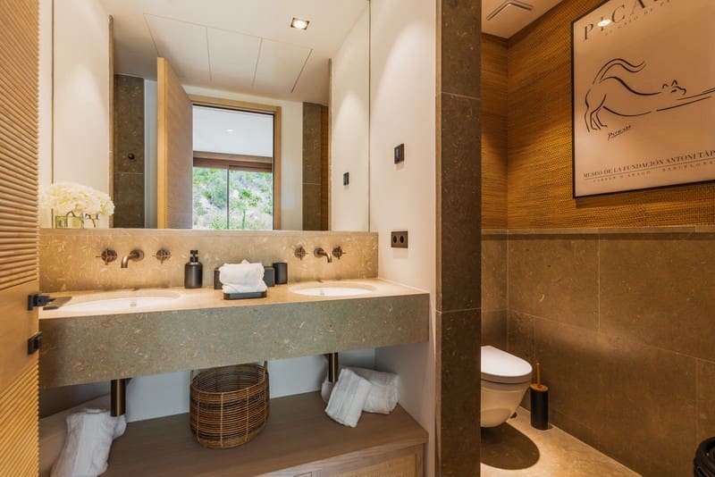 3 bedroom Apartment for sale in Casares with pool garage - € 2,499,000 (Ref: 8445907)