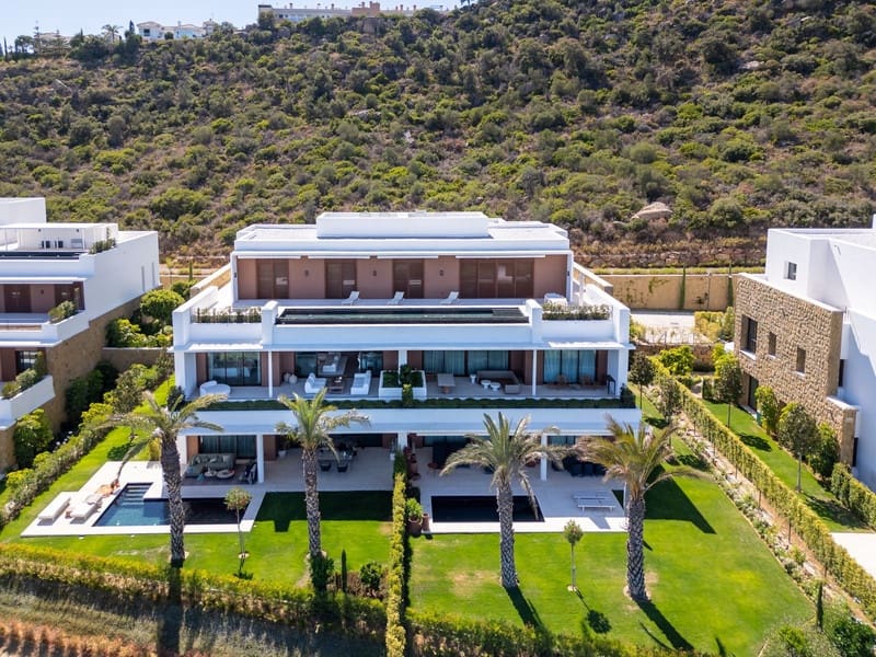 3 bedroom Apartment for sale in Casares with pool garage - € 2,499,000 (Ref: 8445907)