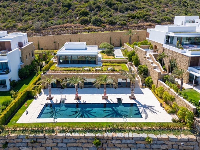 3 bedroom Apartment for sale in Casares with pool garage - € 2,499,000 (Ref: 8445907)