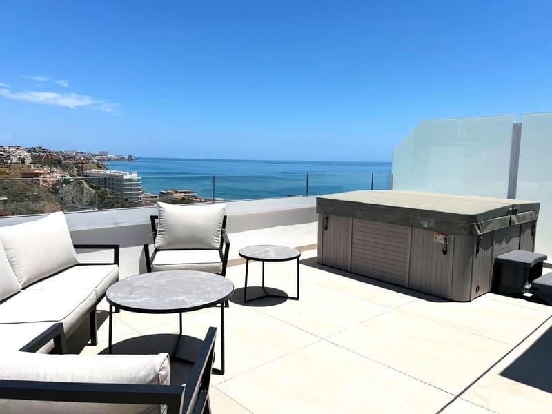 2 bedroom Apartment for sale in Fuengirola with pool garage - € 969,000 (Ref: 8445910)