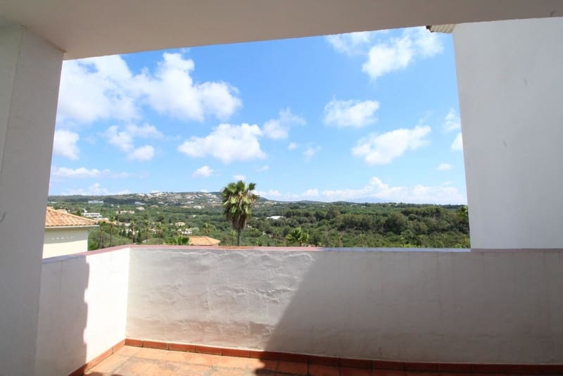 5 soveværelse Villa til salg i Sotogrande med swimmingpool garage - € 1.080.000 (Ref: 8450735)