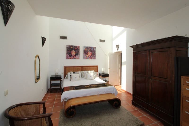 5 soveværelse Villa til salg i Sotogrande med swimmingpool garage - € 1.080.000 (Ref: 8450735)