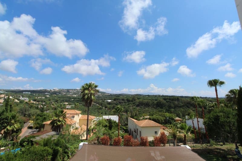 5 soveværelse Villa til salg i Sotogrande med swimmingpool garage - € 1.080.000 (Ref: 8450735)