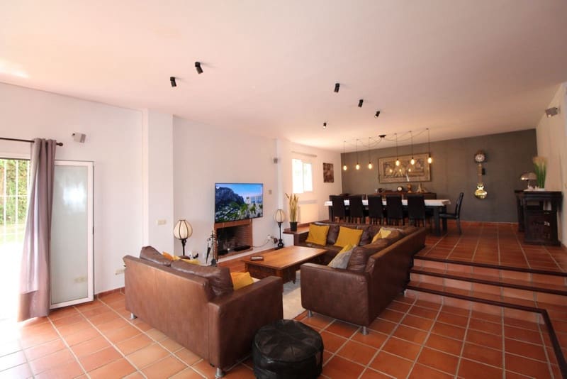 5 soveværelse Villa til salg i Sotogrande med swimmingpool garage - € 1.080.000 (Ref: 8450735)