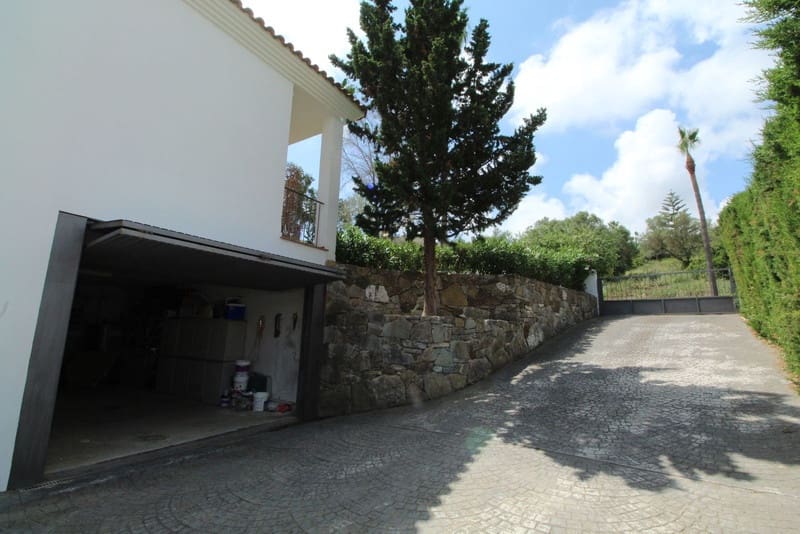 5 soveværelse Villa til salg i Sotogrande med swimmingpool garage - € 1.080.000 (Ref: 8450735)