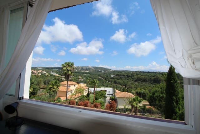 5 quarto Moradia para venda em Sotogrande Alto, San Roque com piscina garagem - 1 080 000 € (Ref: 8450735)