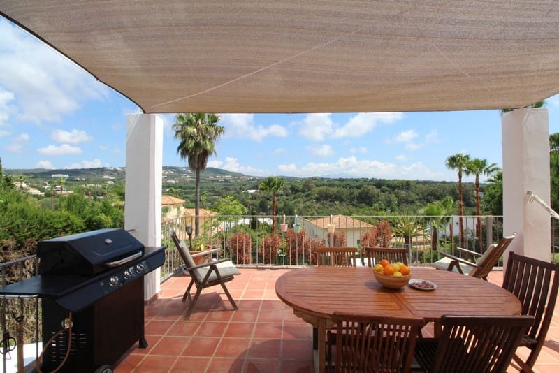 5 soveværelse Villa til salg i Sotogrande med swimmingpool garage - € 1.080.000 (Ref: 8450735)