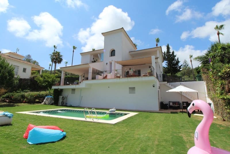 5 soveværelse Villa til salg i Sotogrande med swimmingpool garage - € 1.080.000 (Ref: 8450735)