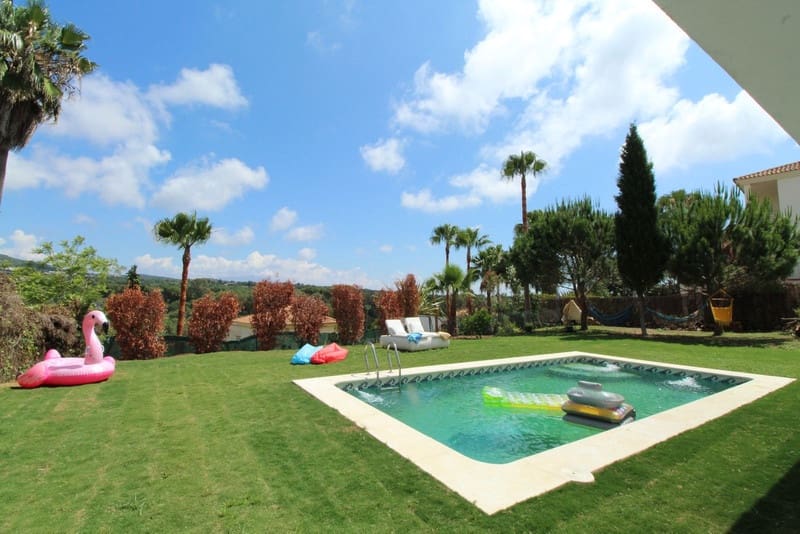 5 soveværelse Villa til salg i Sotogrande med swimmingpool garage - € 1.080.000 (Ref: 8450735)