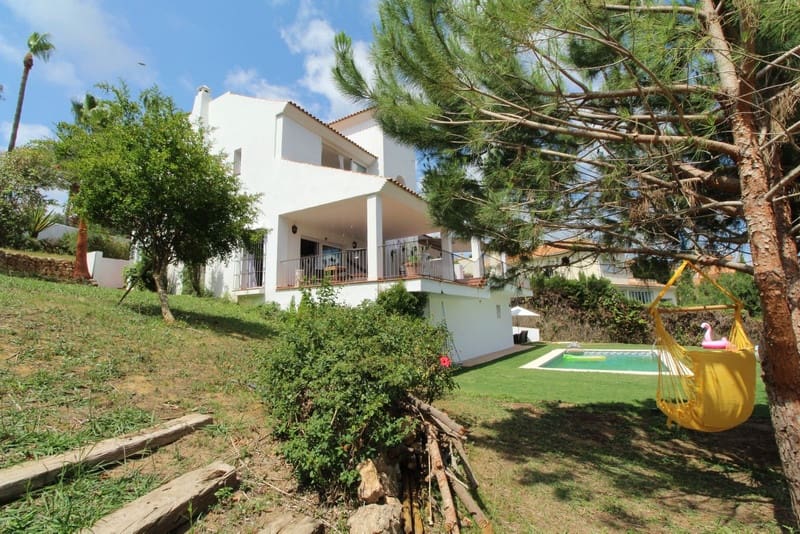 5 soveværelse Villa til salg i Sotogrande med swimmingpool garage - € 1.080.000 (Ref: 8450735)