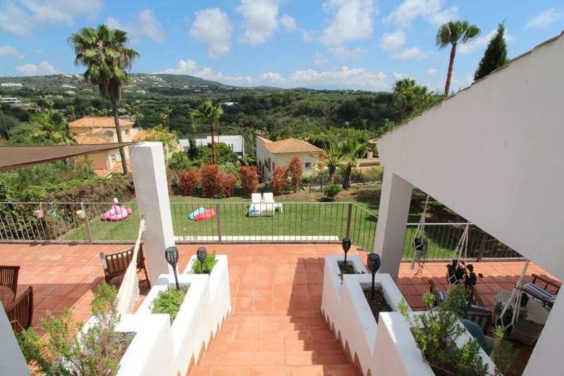 5 soveværelse Villa til salg i Sotogrande med swimmingpool garage - € 1.080.000 (Ref: 8450735)