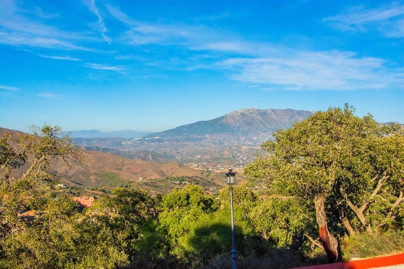 4 bedroom Villa for sale in Marbella with pool garage - € 1,400,000 (Ref: 8450736)