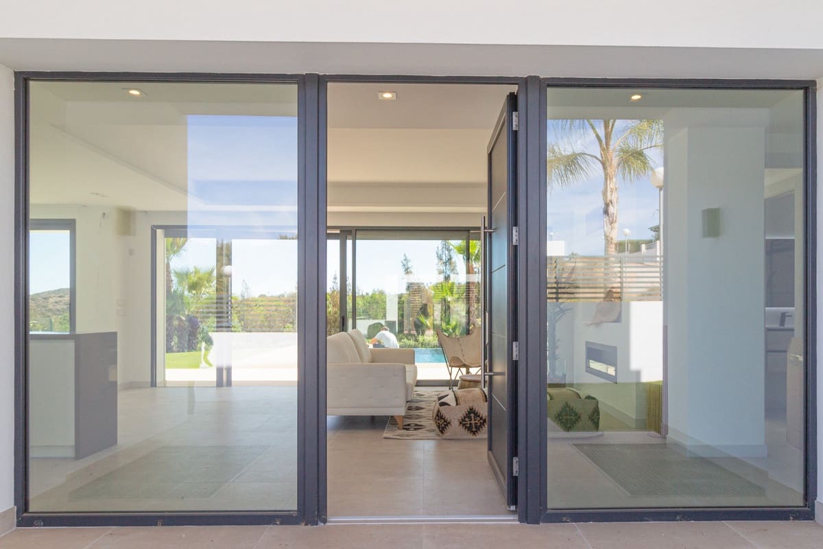 4 sovrum Villa till salu i Mijas Costa med pool garage - 1 650 000 € (Ref: 8452608)