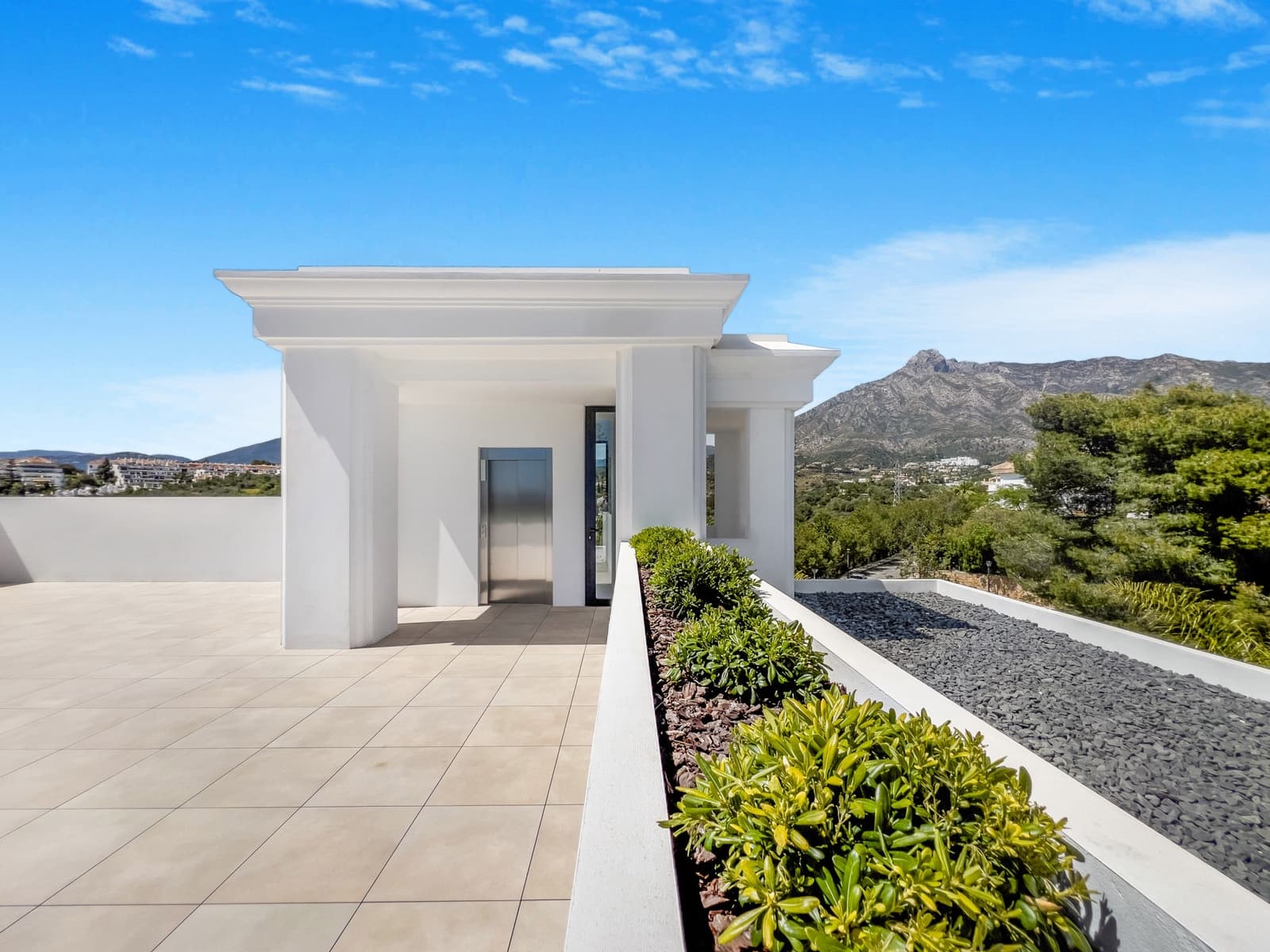 5 soverom Villa til salgs i Golden Mile med svømmebasseng garasje - € 6 400 000 (Ref: 8456977)