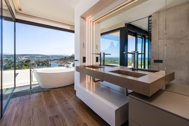 5 sypialnia Willa na sprzedaż w Sotogrande, San Roque z basenem garażem - 4 750 000 € (Ref: 8460358)