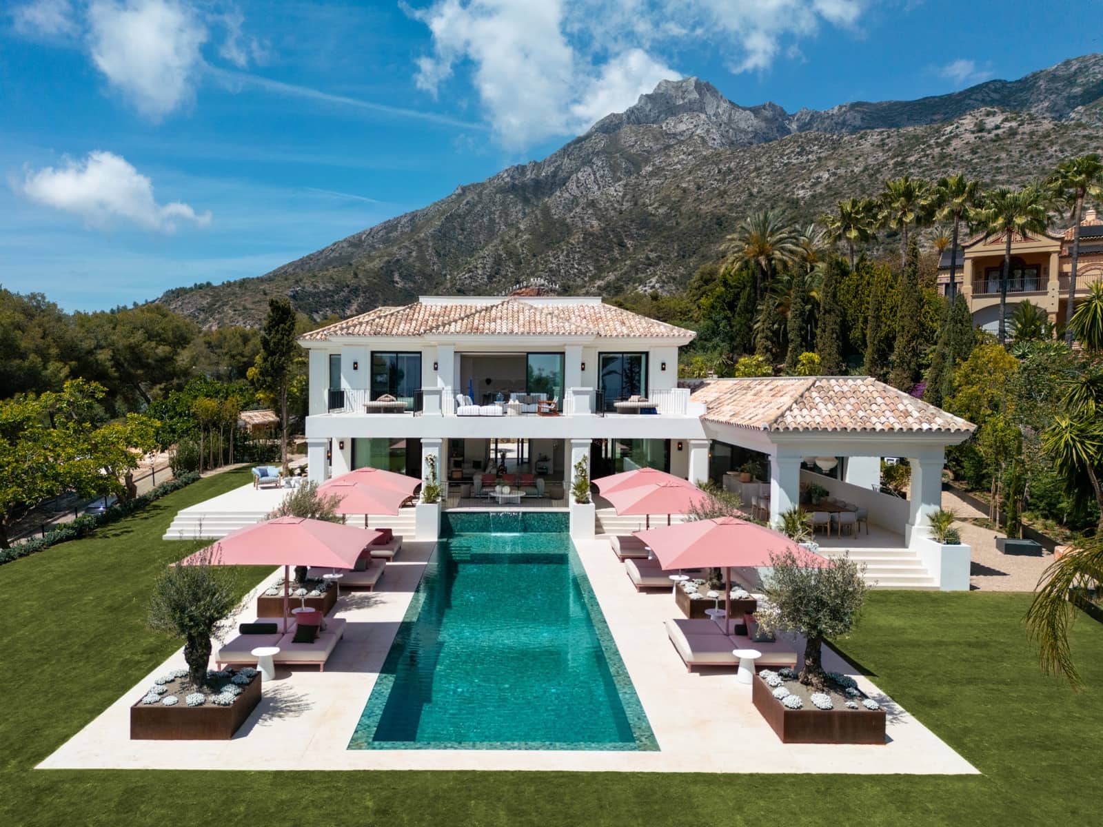 6 bedroom Villa for sale in Marbella with pool garage - € 12,450,000 (Ref: 8468815)