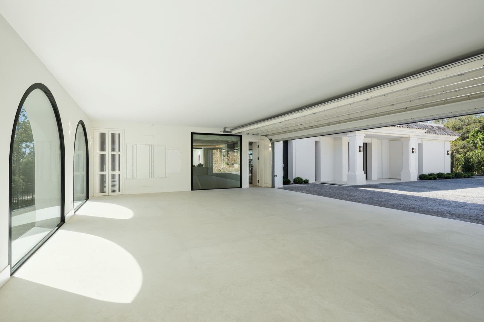 6 bedroom Villa for sale in Marbella with pool garage - € 12,450,000 (Ref: 8468815)