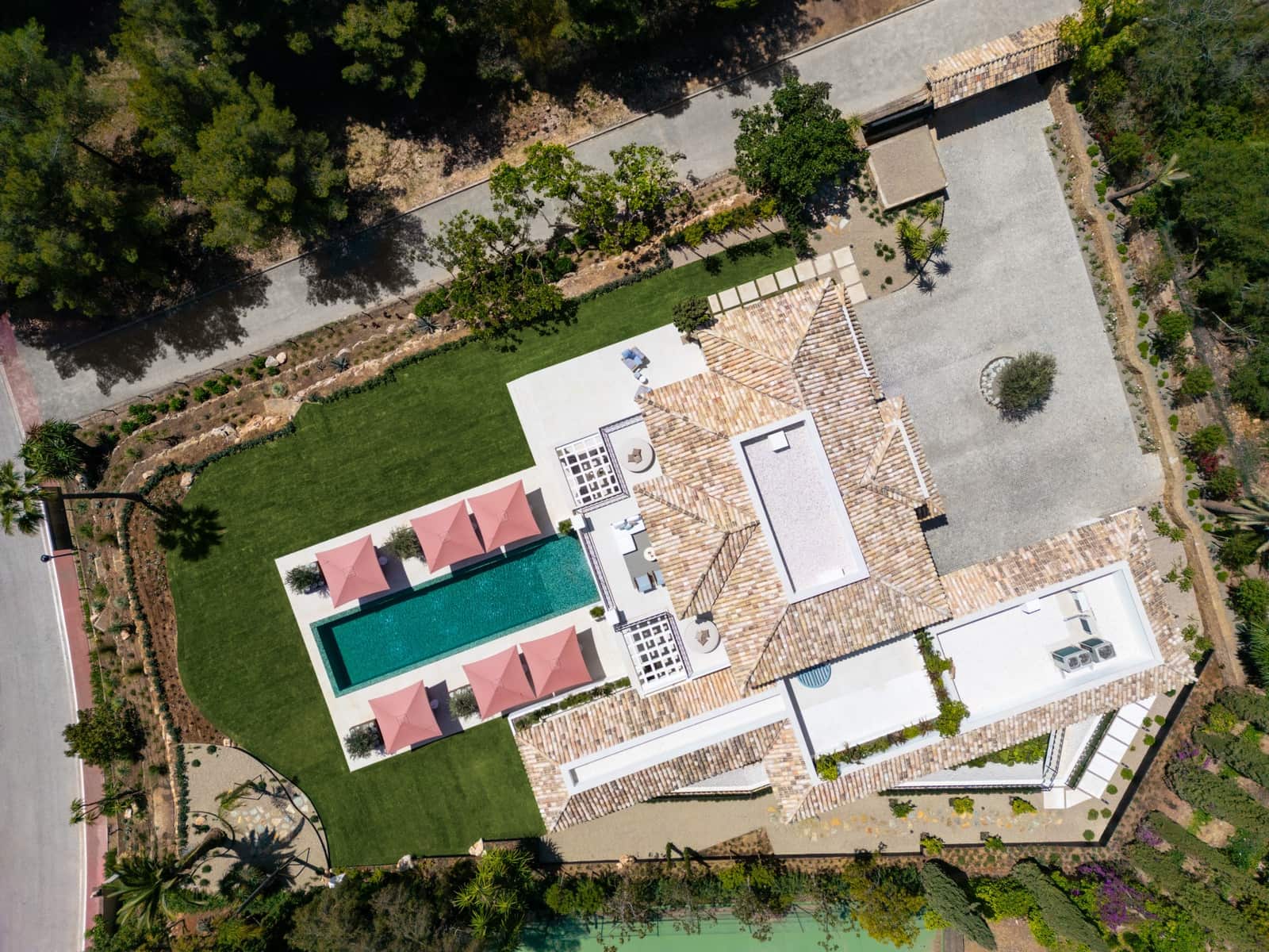 6 bedroom Villa for sale in Marbella with pool garage - € 12,450,000 (Ref: 8468815)