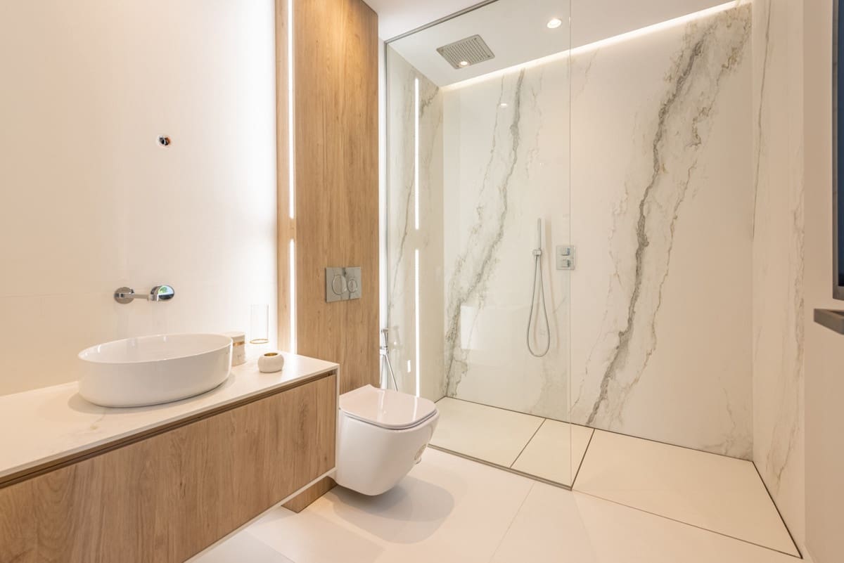 6 bedroom Villa for sale in Nueva Andalucia with pool garage - € 4,100,000 (Ref: 8476618)