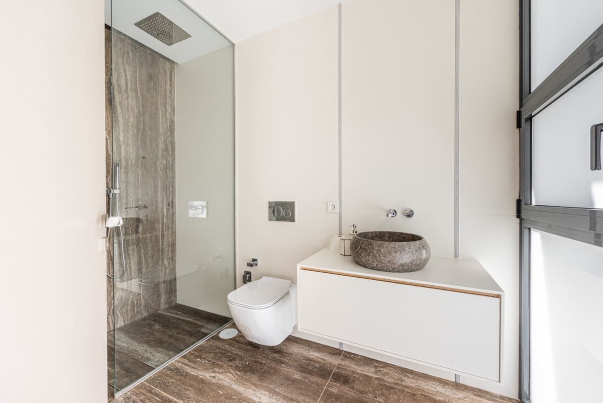 6 bedroom Villa for sale in Nueva Andalucia with pool garage - € 4,100,000 (Ref: 8476618)