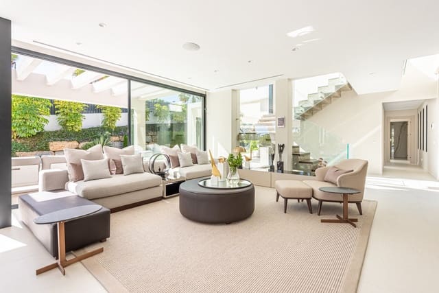 6 slaapkamer Villa te koop in Nueva Andalucia, Marbella met zwembad garage - € 4.100.000 (Ref: 8476618)