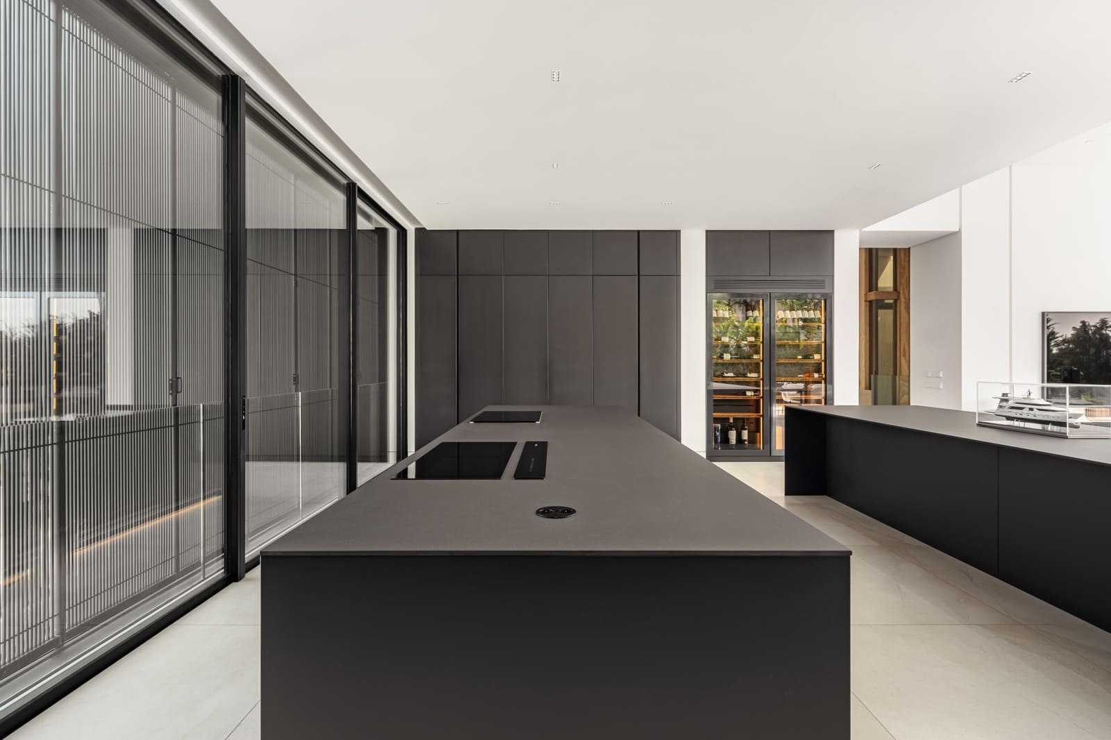 4 bedroom Villa for sale in Benahavis with pool garage - € 5,200,000 (Ref: 8480844)