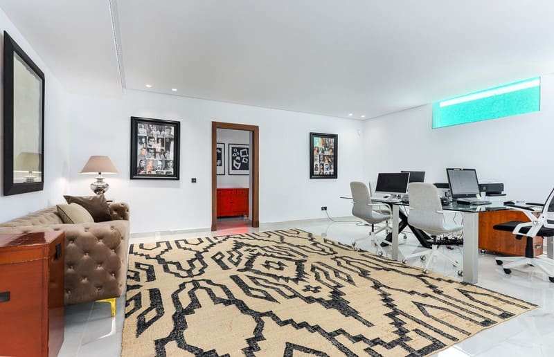 4 bedroom Villa for sale in Manilva with pool garage - € 3,450,000 (Ref: 8490927)