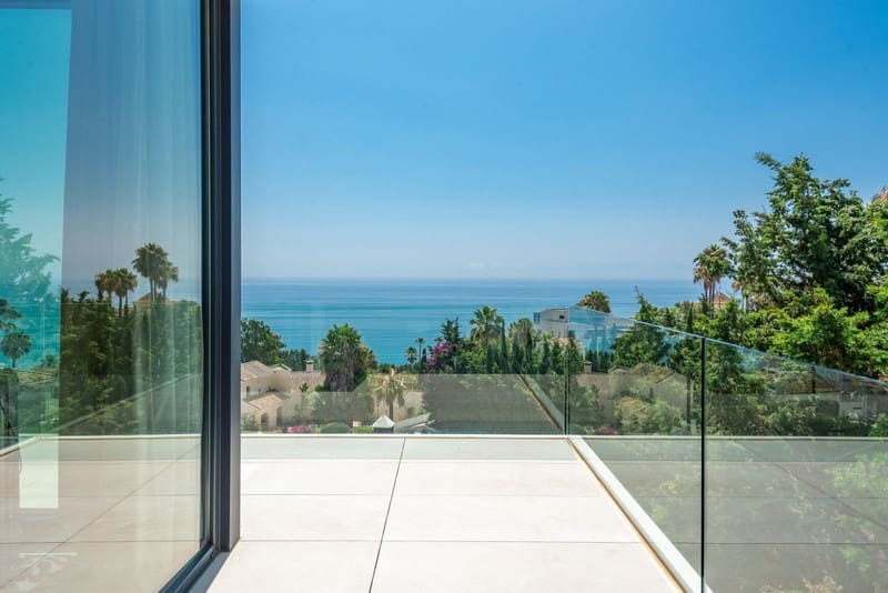 4 bedroom Villa for sale in Manilva with pool garage - € 3,450,000 (Ref: 8490927)