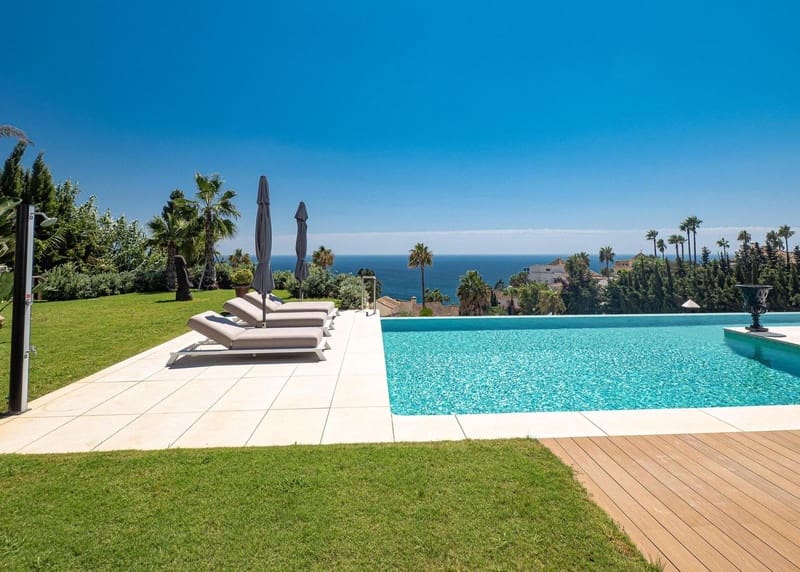 4 bedroom Villa for sale in Manilva with pool garage - € 3,450,000 (Ref: 8490927)