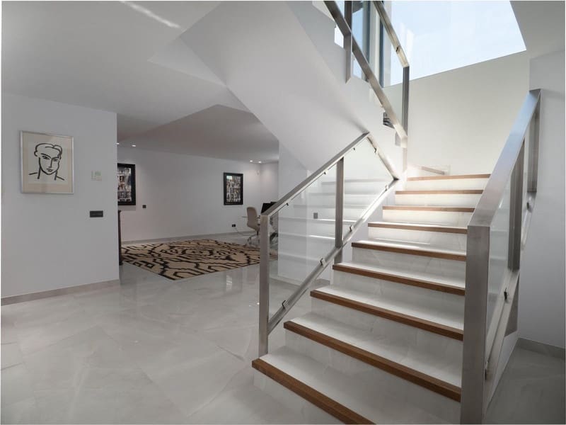 4 sovrum Villa till salu i Manilva med pool garage - 3 450 000 € (Ref: 8490927)
